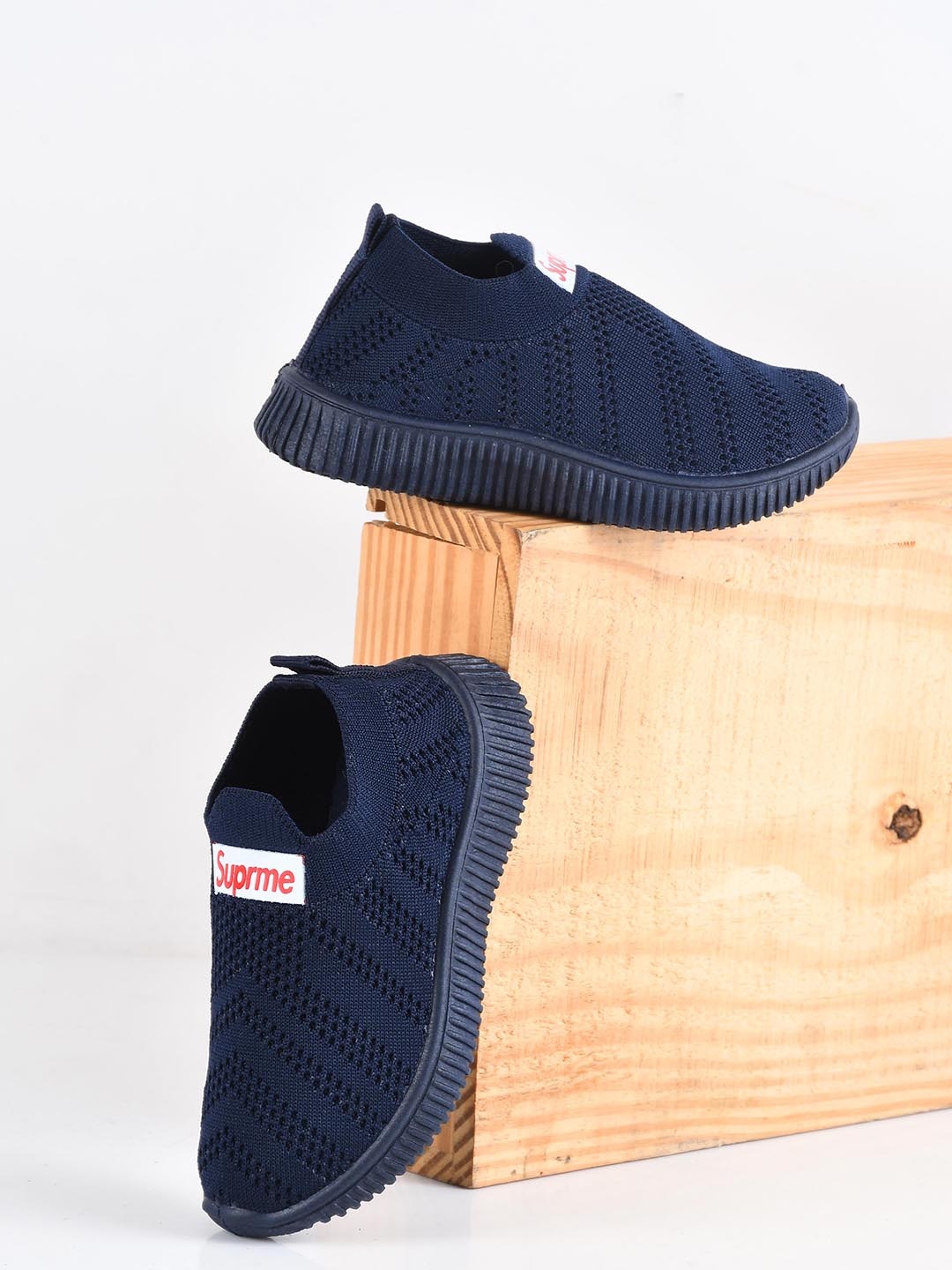

KATS Boys Textured Flyknit Mesh Slip-On Sneakers, Navy blue