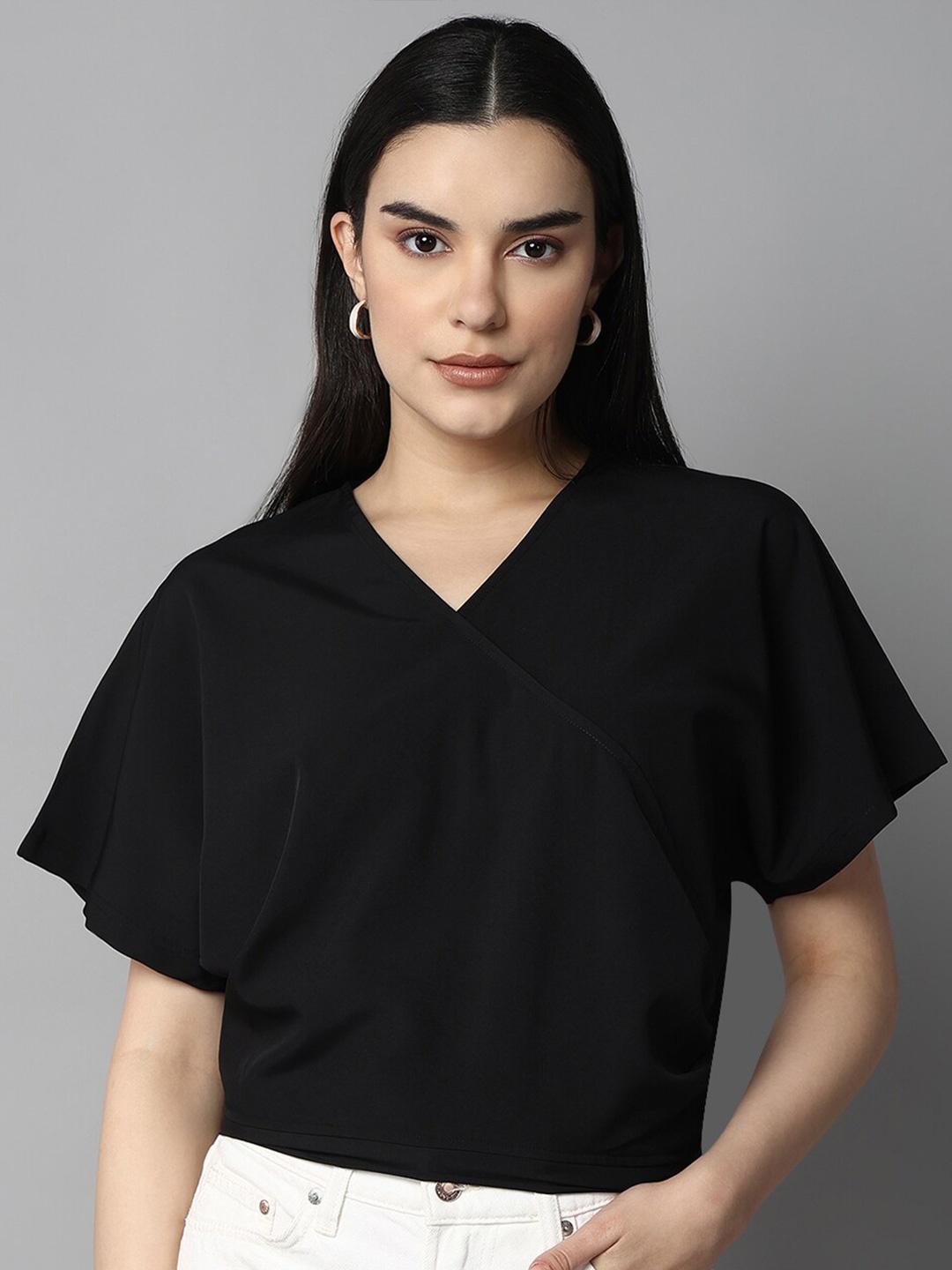 

The Roadster Lifestyle Co. Black V-Neck Flared Sleeve Top