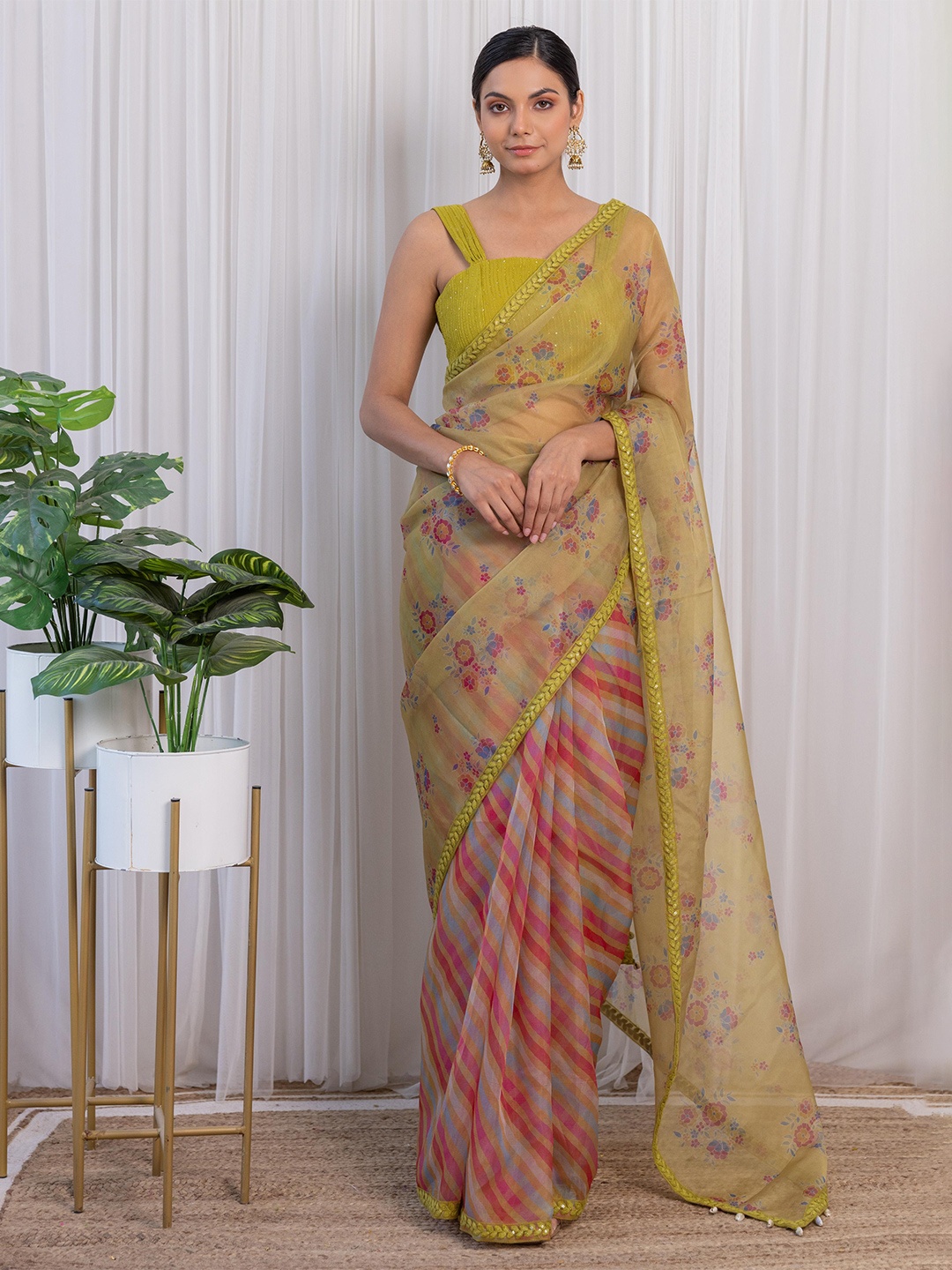 

LABEL KANUPRIYA Floral Printed Half and Half Saree, Mustard