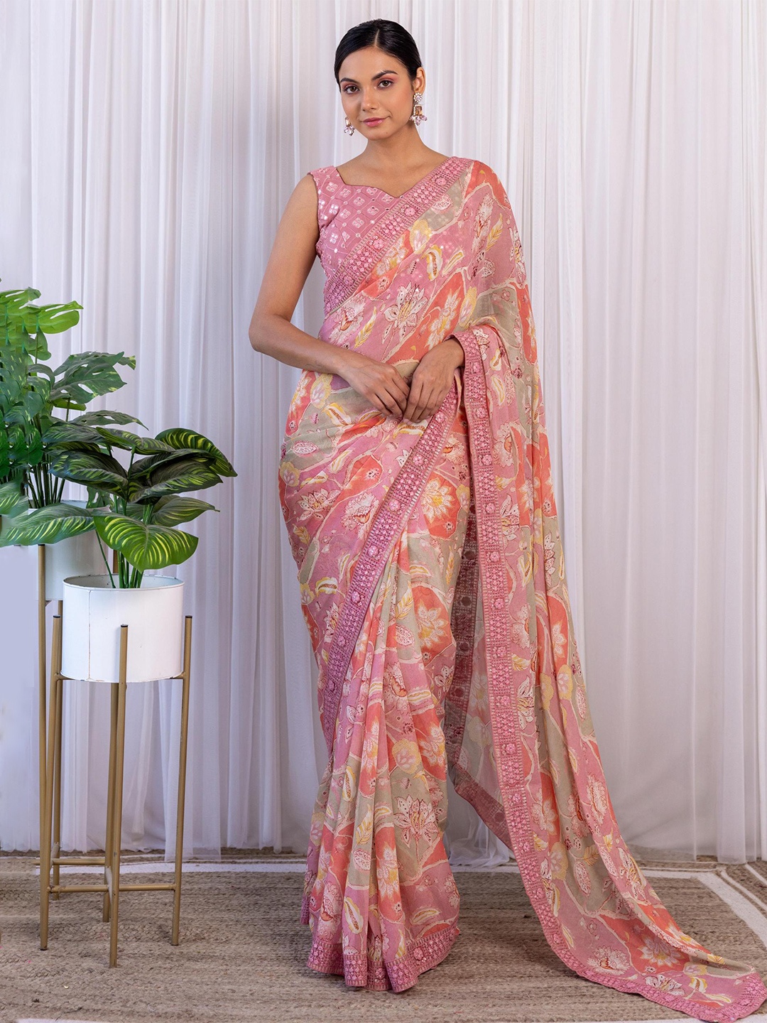 

LABEL KANUPRIYA Floral Printed Saree, Pink