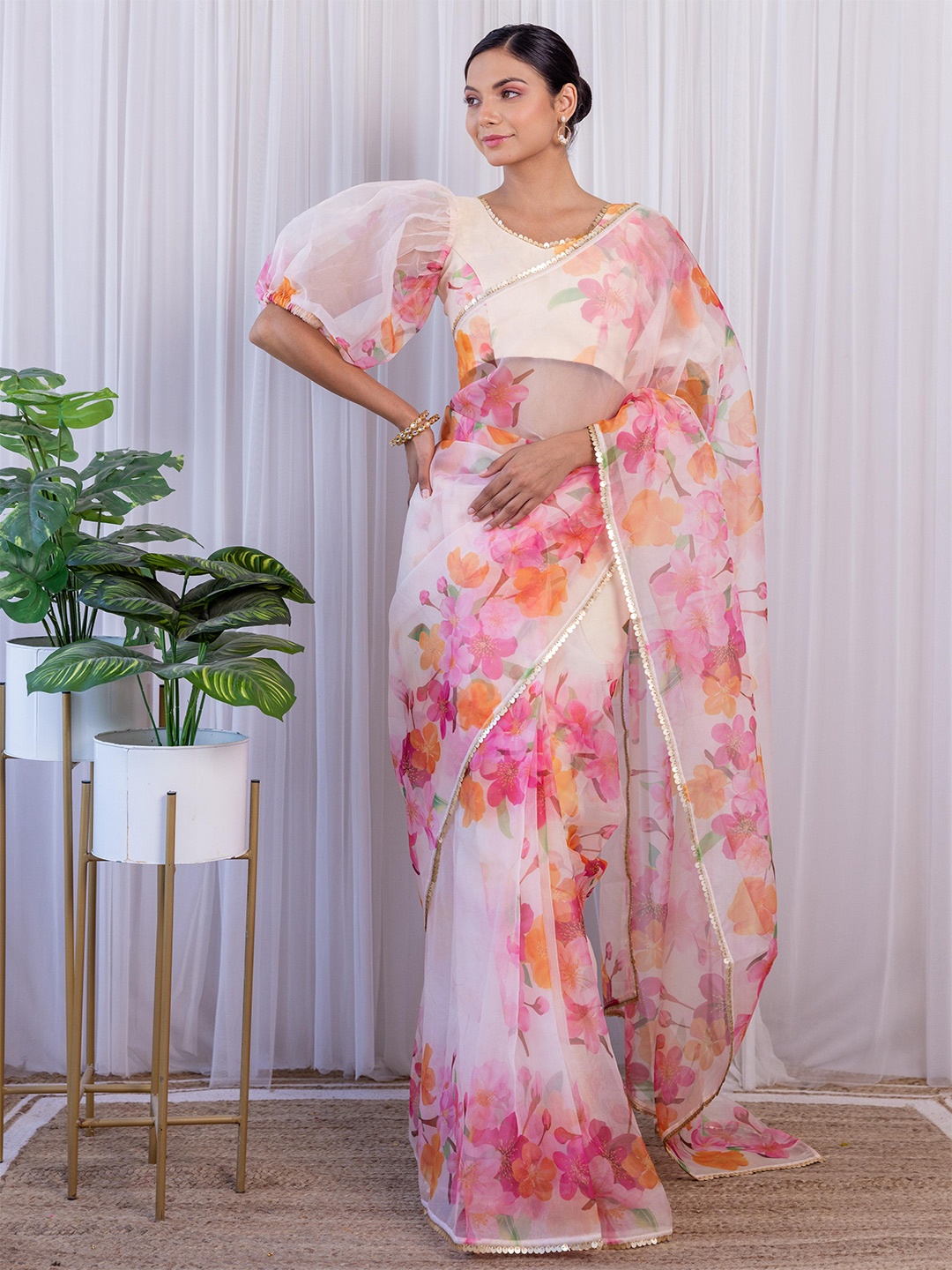 

LABEL KANUPRIYA Bloom Floral Printed Saree, Cream