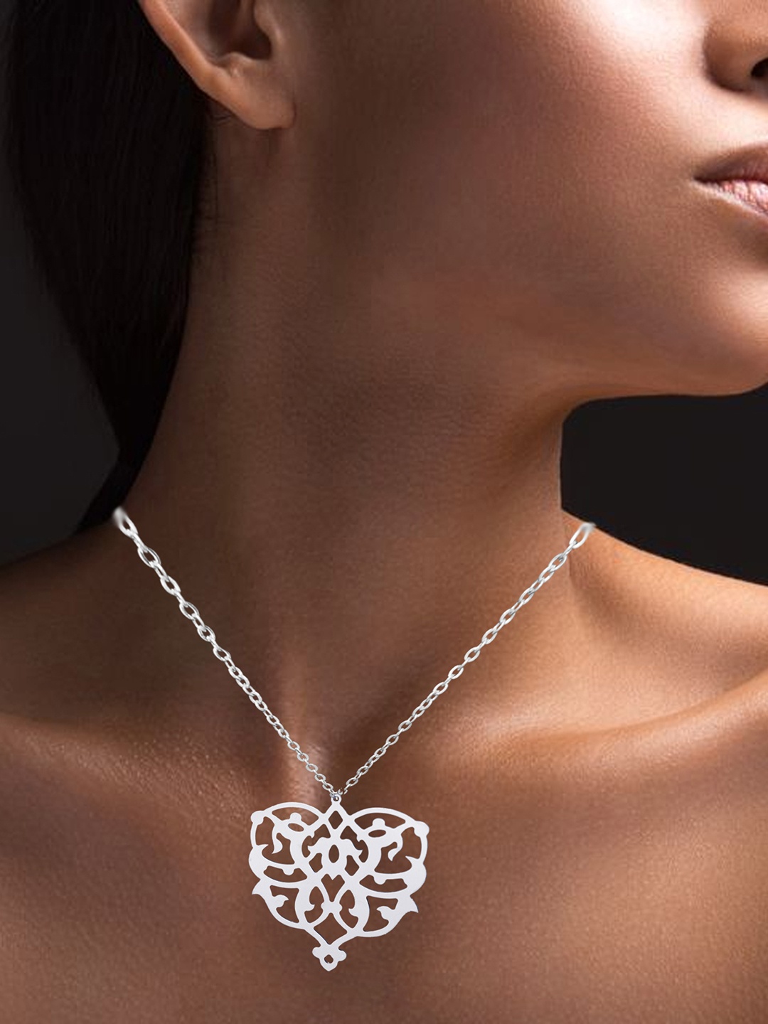

Goldnera 925 Sterling Silver Silver-Plated Contemporary Pendant With Chain