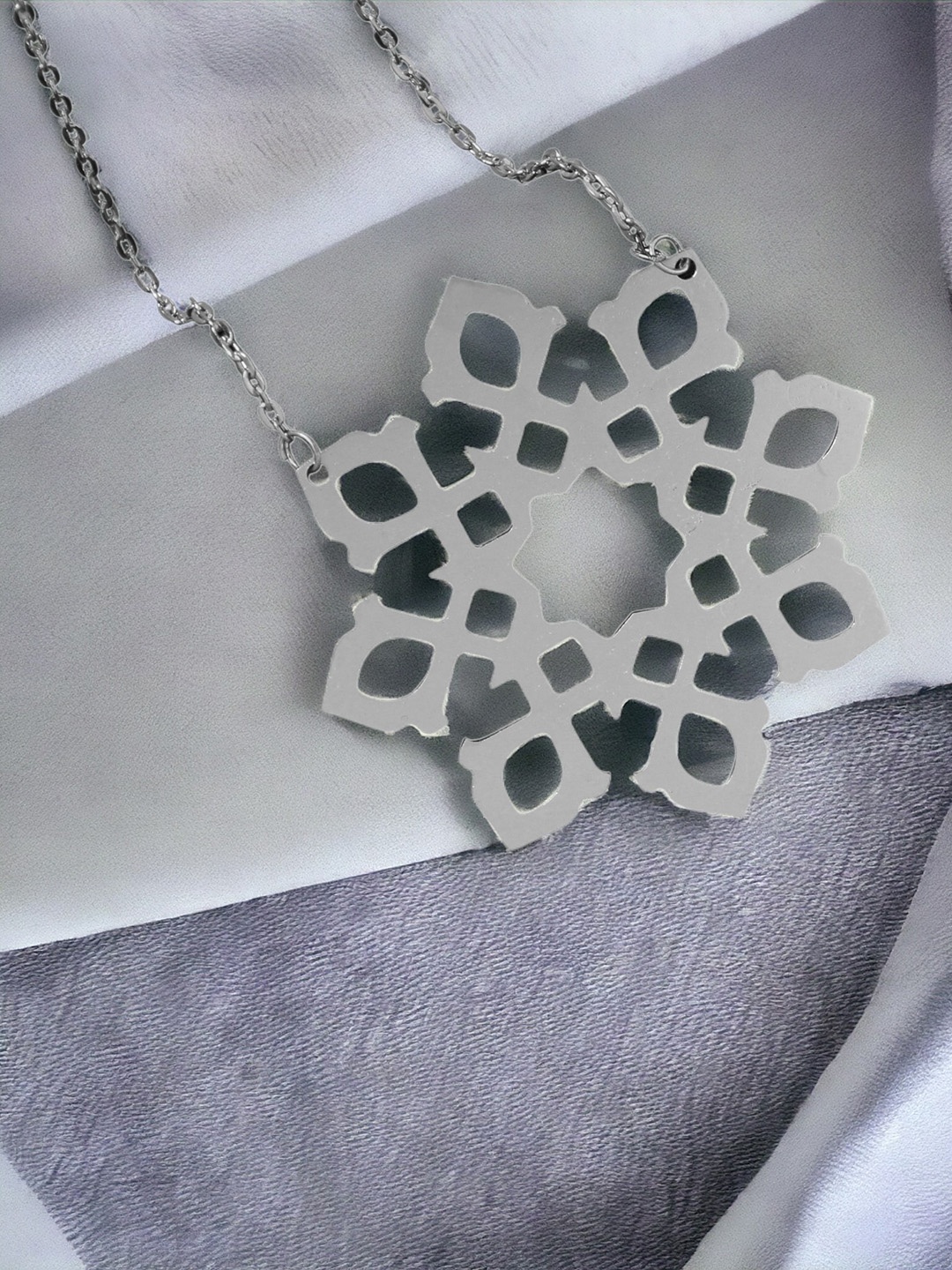 

Goldnera Silver-Plated Floral Pendants with Chain
