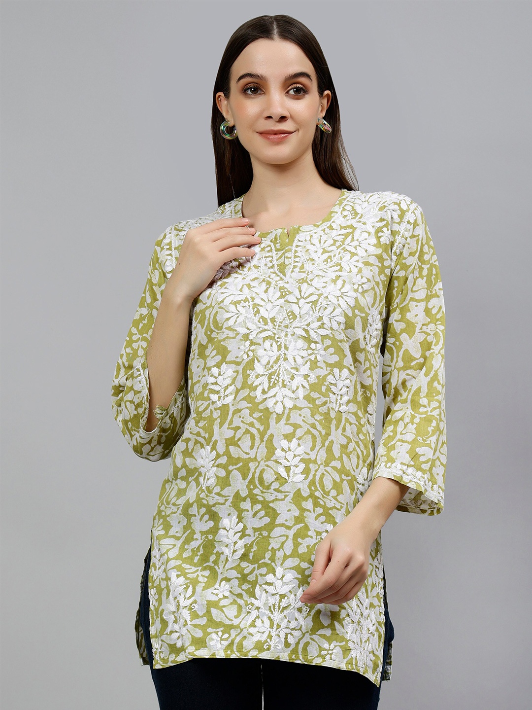 

Seva Chikan Floral Embroidered Chikankari Straight Kurti, Green