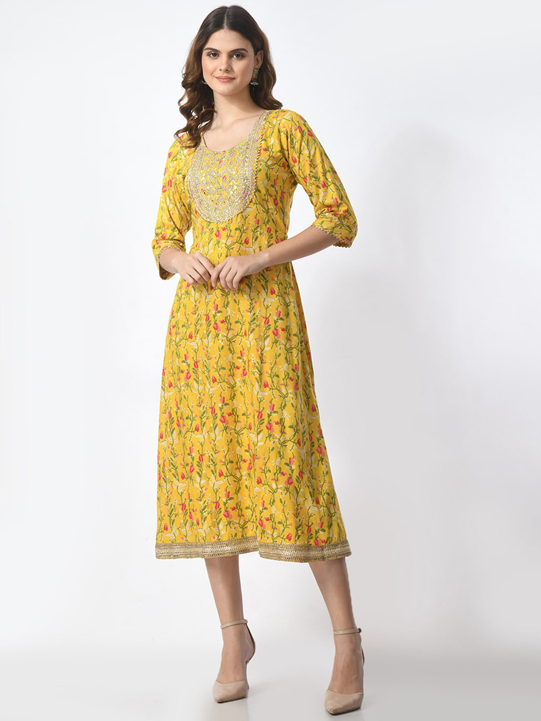 

JAHIDA COMFORT WITH STYLE Round Neck Sequinned Gown, Yellow