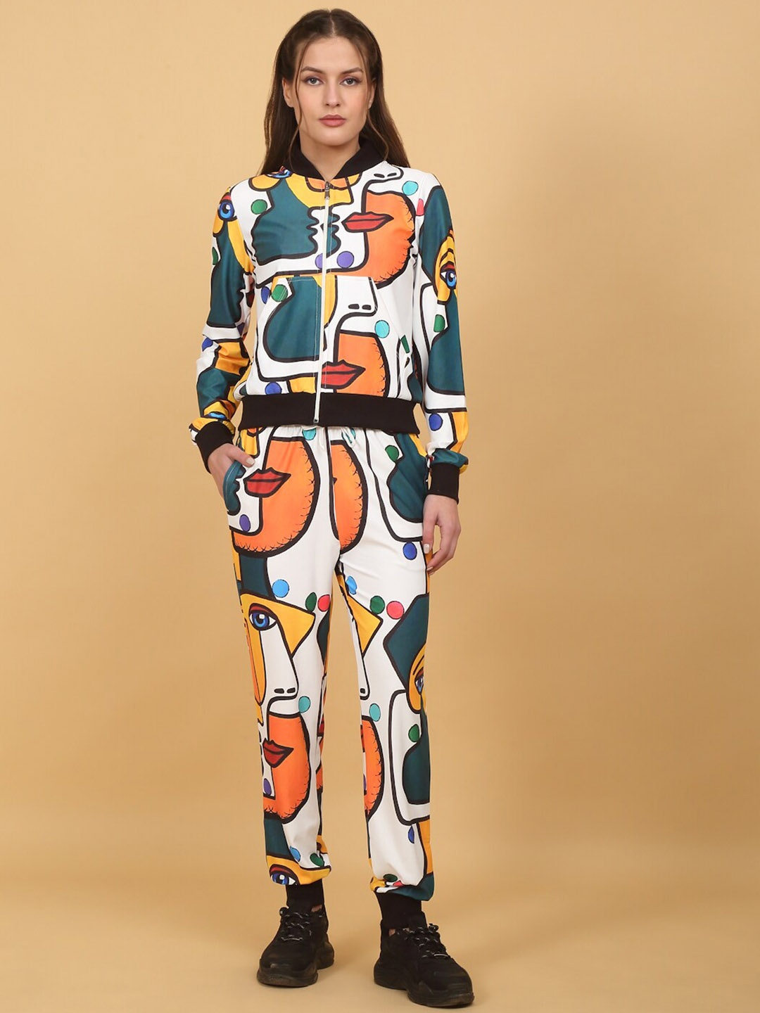 

She N She Printed Mock Collar Sweatshirt With Joggers, White