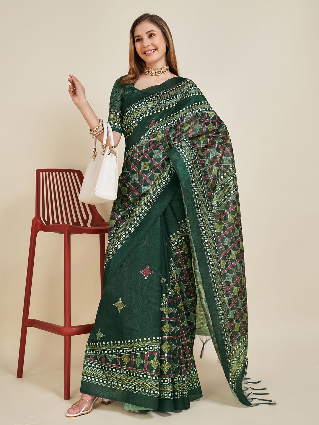 

Fevinaa Geometric Printed Saree with Tassels, Green