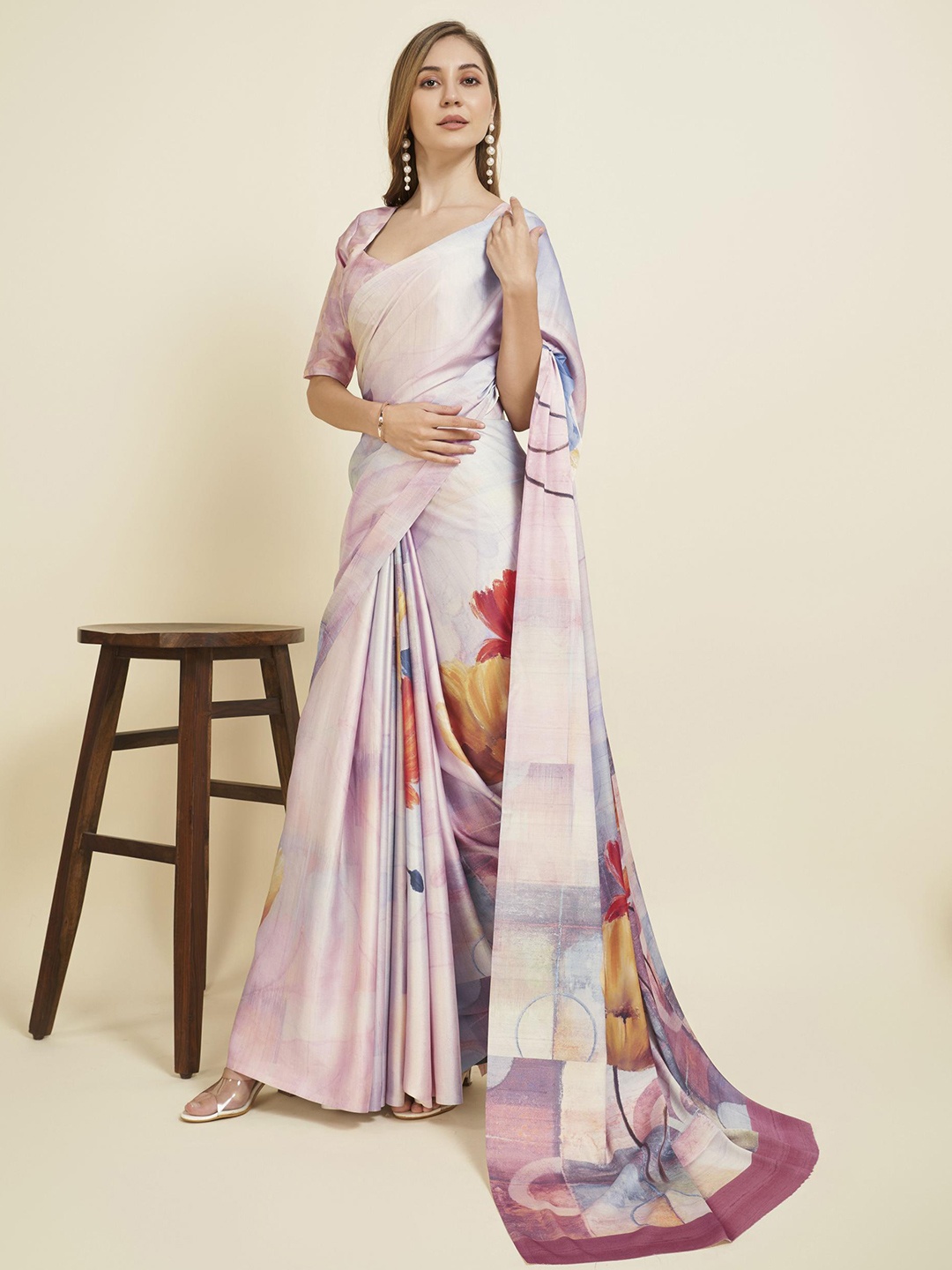 

Fevinaa Floral Printed Satin Saree, Purple