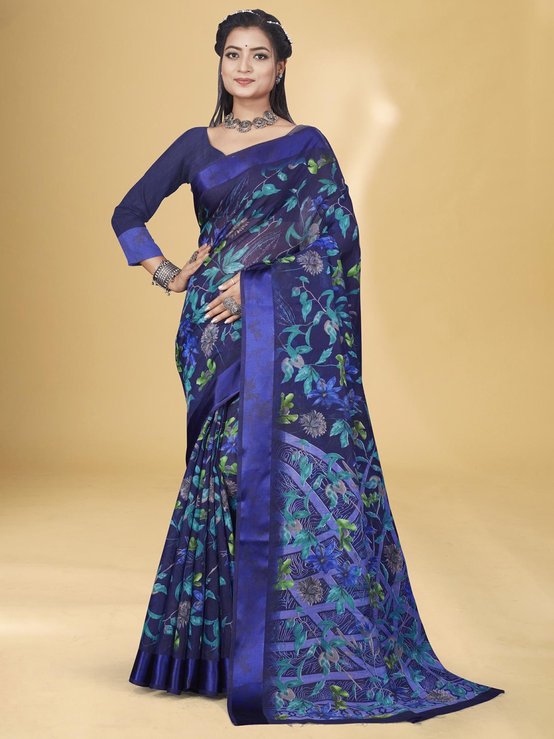 

Fevinaa Floral Printed Saree, Navy blue