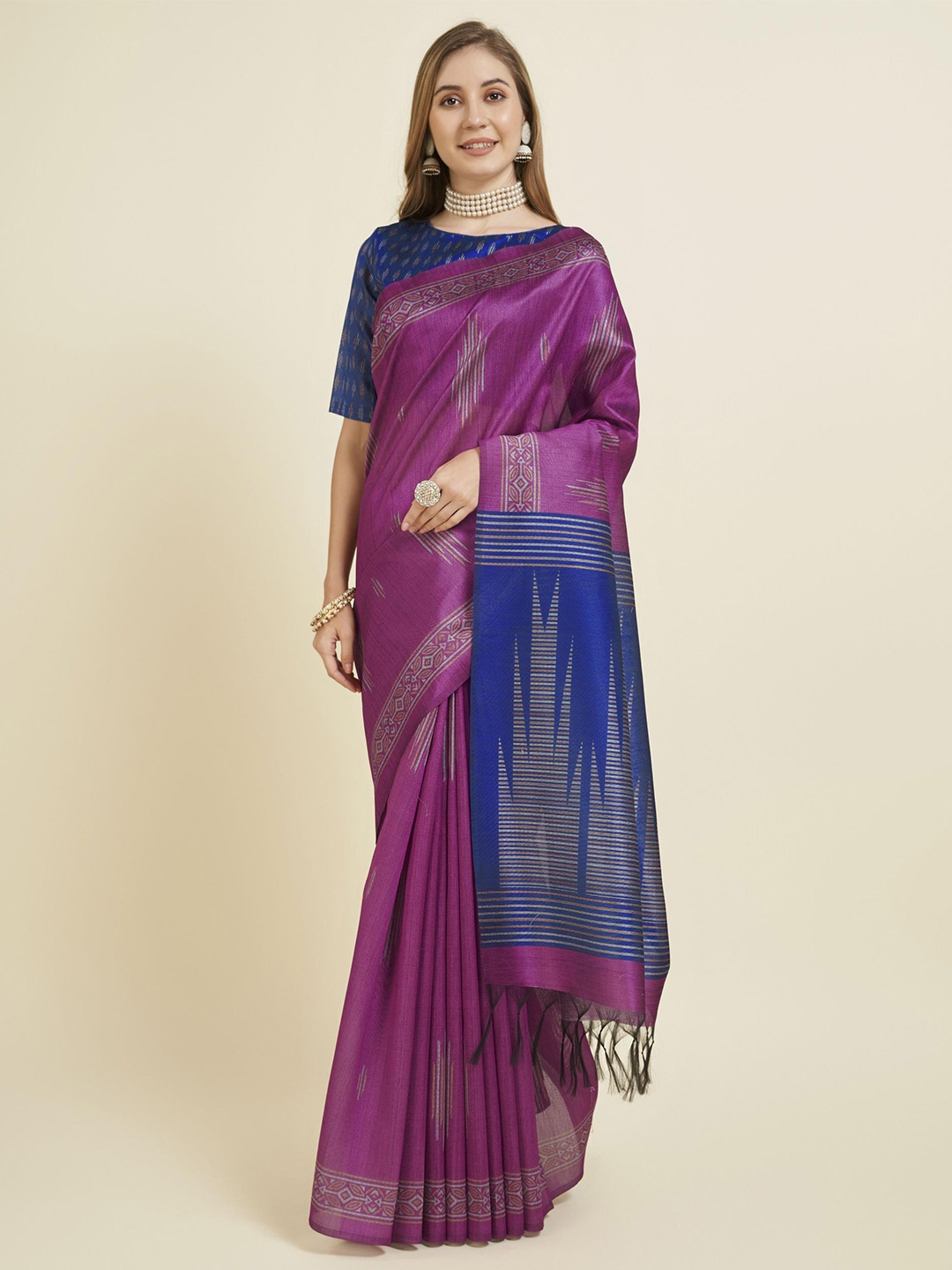 

Fevinaa Geometric Printed Saree, Pink