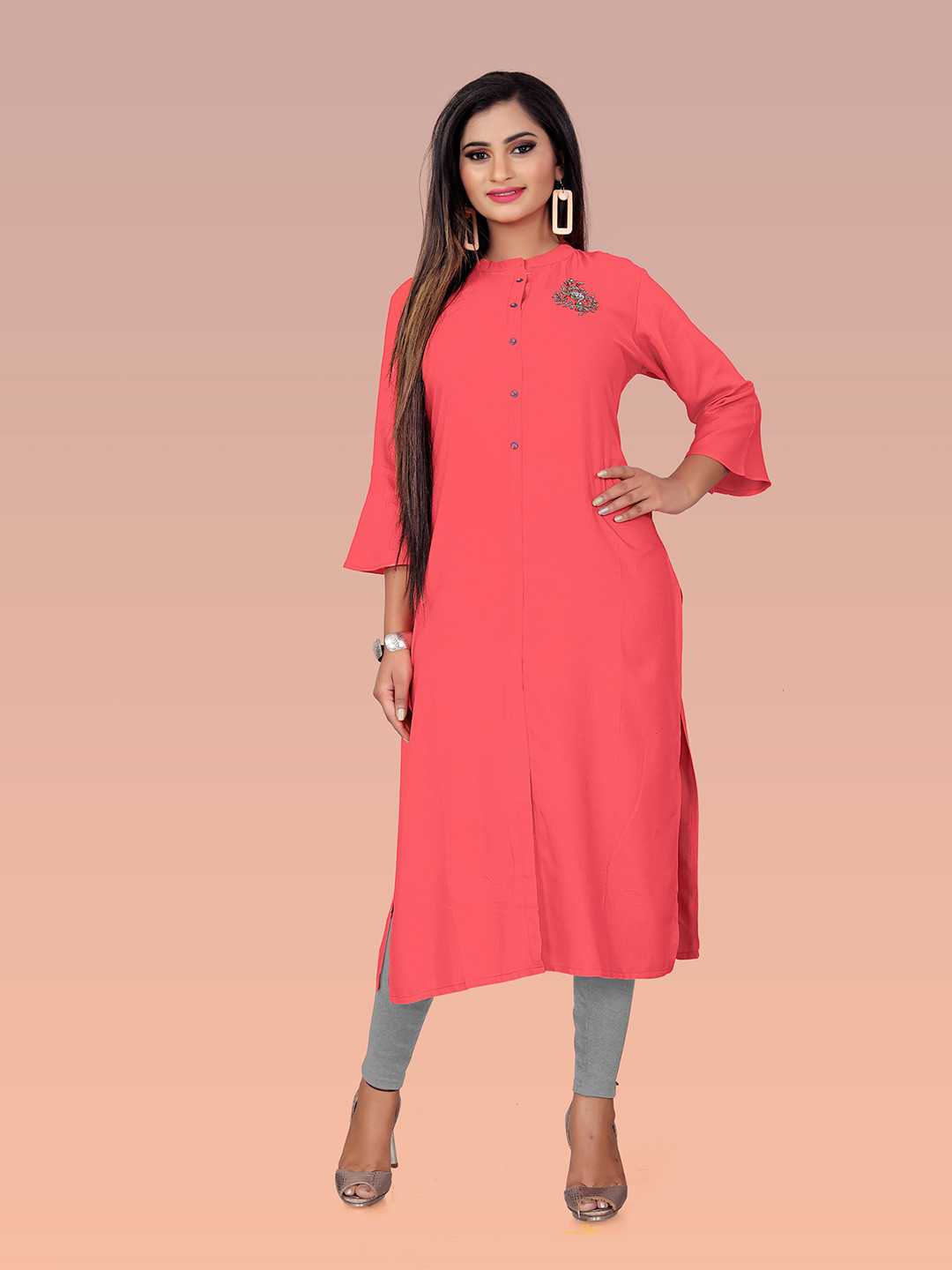

Archittam Mandarin Collar Bell Sleeves Straight Kurta, Pink