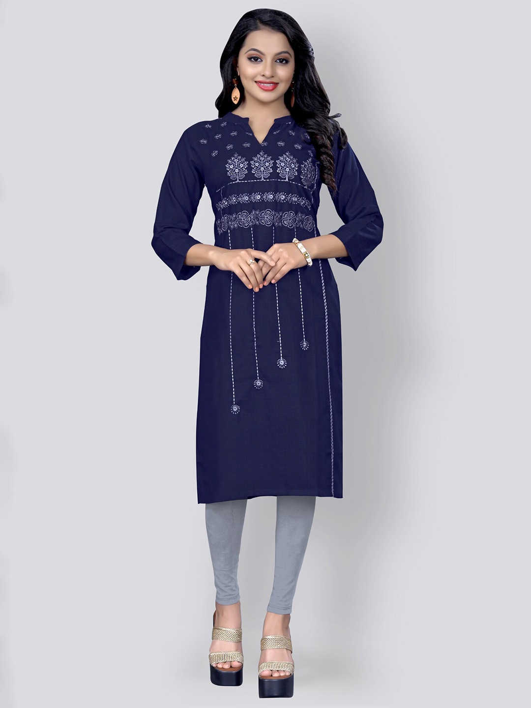 

Archittam Ethnic Motifs Embroidered Thread Work Detailed Straight Kurta, Navy blue
