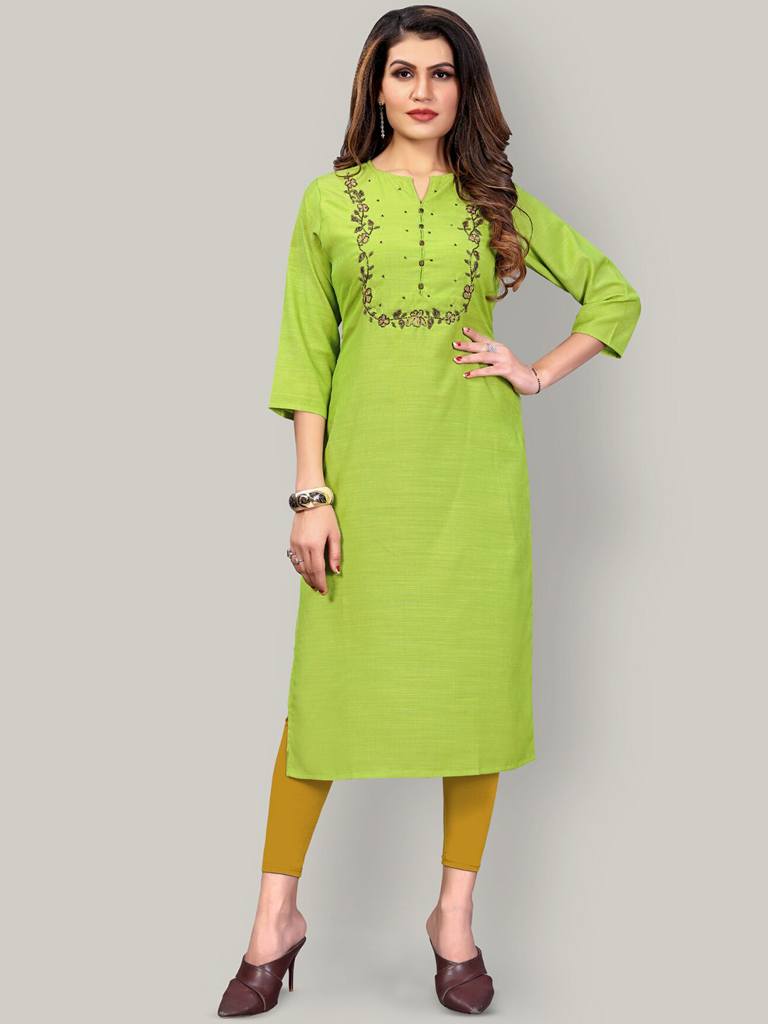 

Archittam Floral Embroidered Straight Kurta, Green