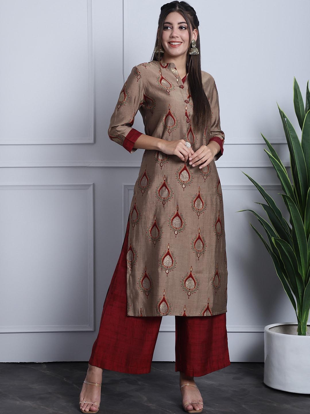 

Grancy Floral Printed Regular Kurta With Palazzos, Maroon
