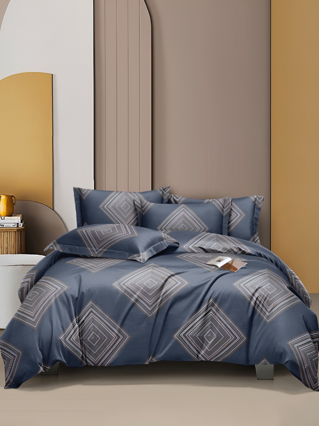 

CHHILAKIYA Blue Geometric 300 TC Queen Bedsheet with 2 Pillow Covers