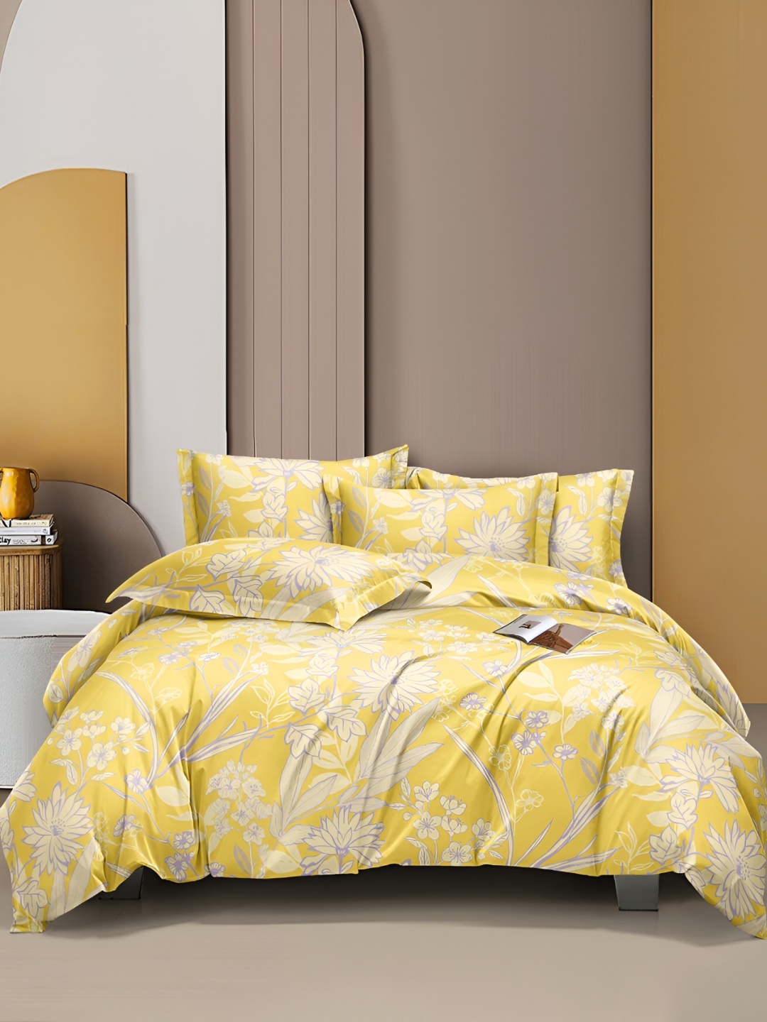 

CHHILAKIYA Yellow Floral 300 TC Queen Bedsheet with 2 Pillow Covers