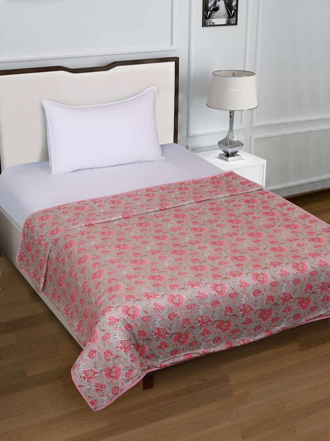 

Aura Brown & Maroon Floral Printed Cotton AC Room 300 GSM Single Bed Dohar
