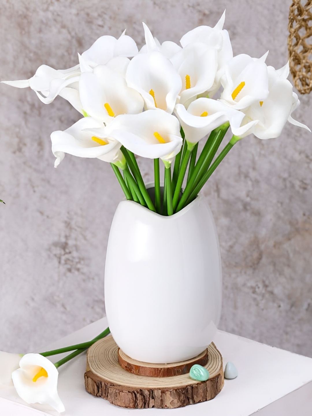 

Satyam Kraft White & Green 5 Pieces Lily Artificial Flowers