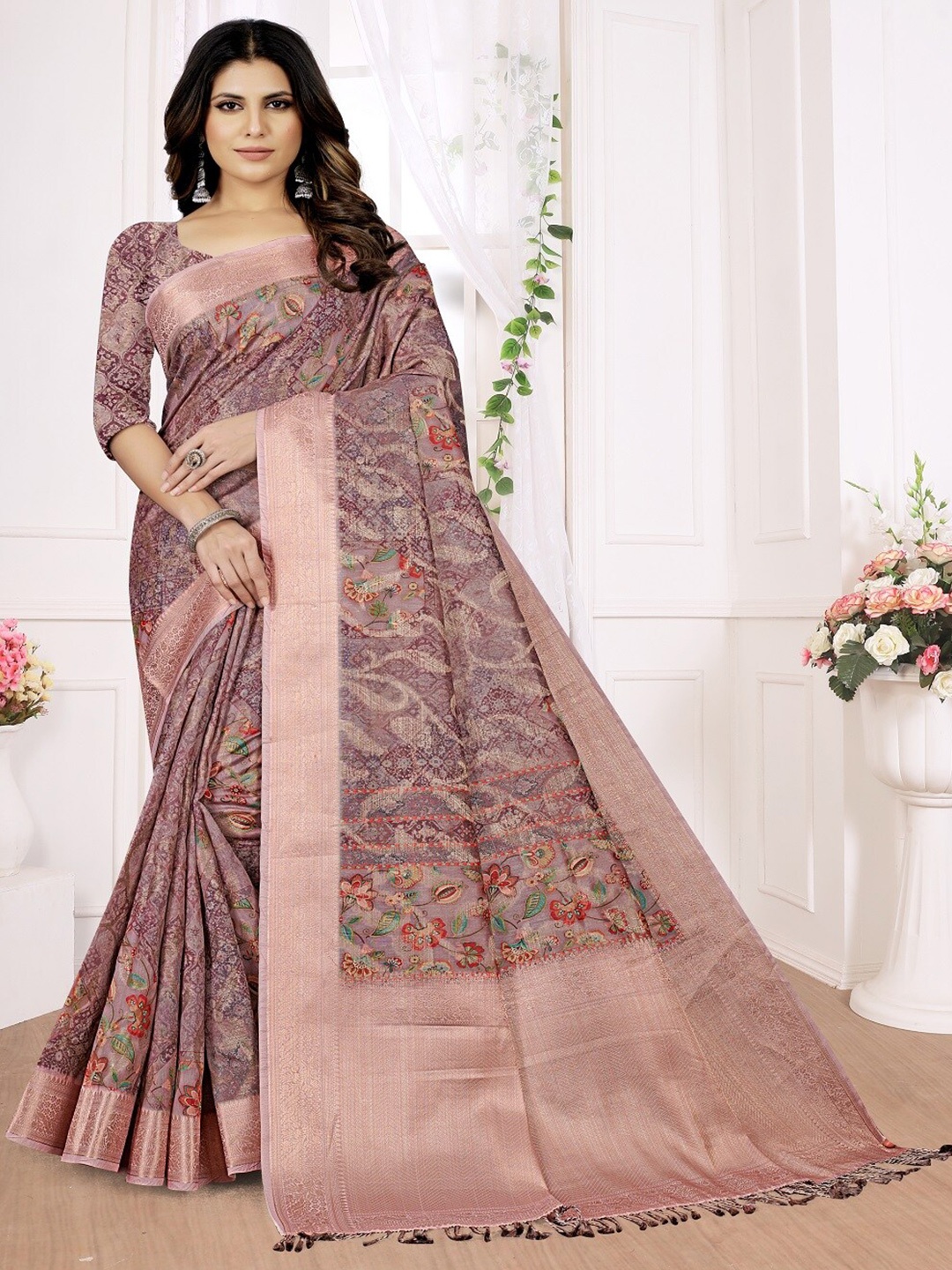 

ARYZE Floral Printed Zari Saree, Magenta