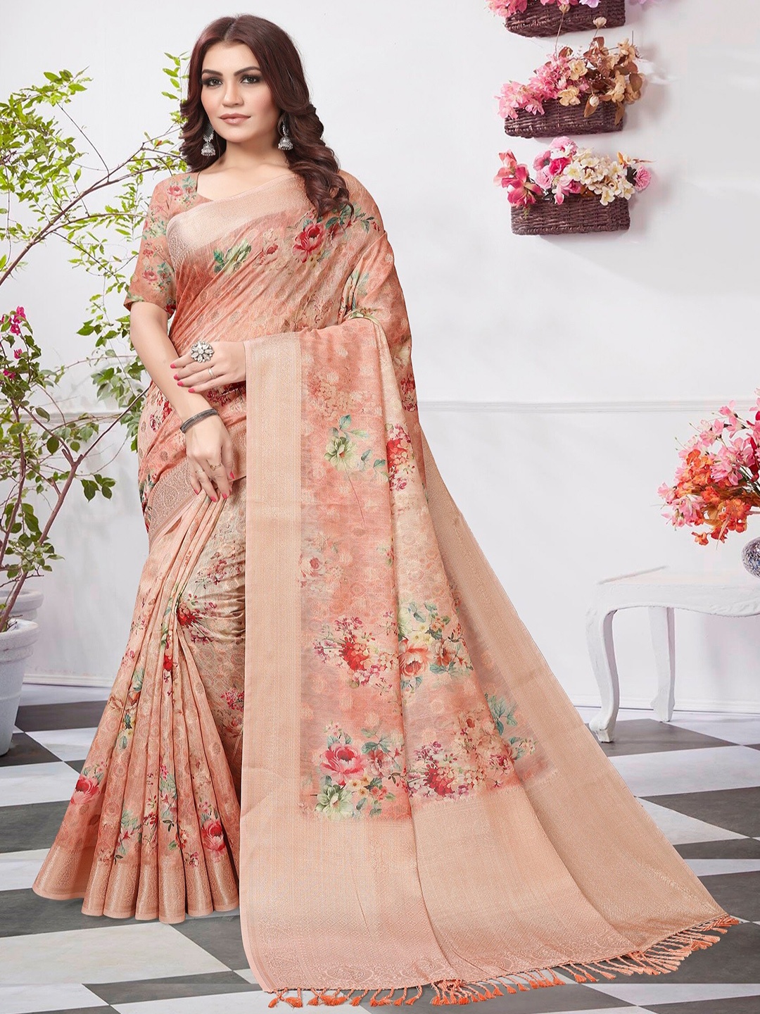 

ARYZE Floral Printed Zari Saree, Peach