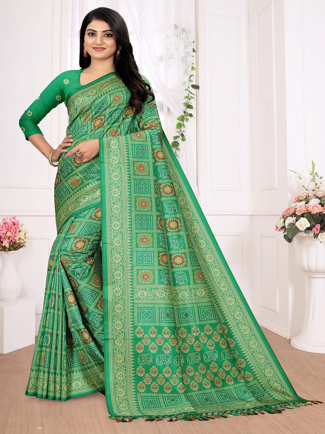 

ARYZE Bandhani Printed Zari Saree, Green