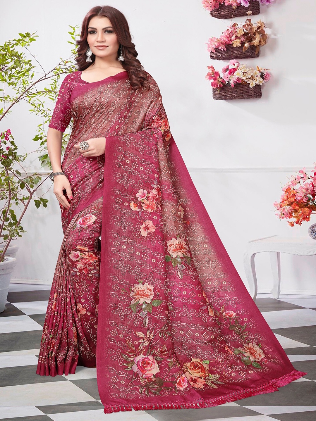 

ARYZE Floral Printed Zari Saree, Magenta