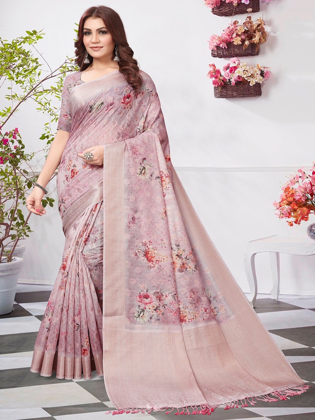 

ARYZE Floral Woven Design Zari Saree, Purple