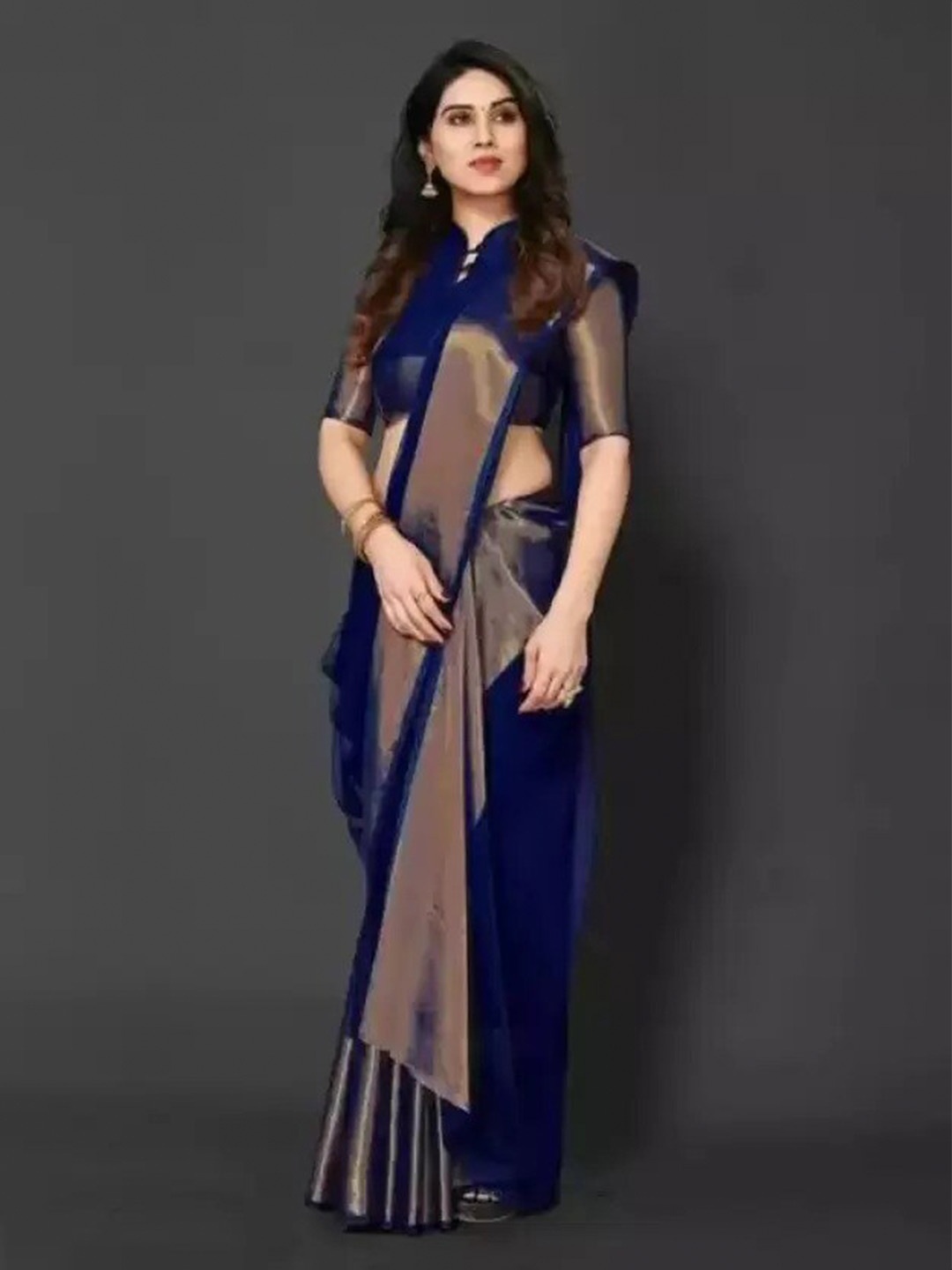

VRAGI Zari Chiffon Saree, Navy blue
