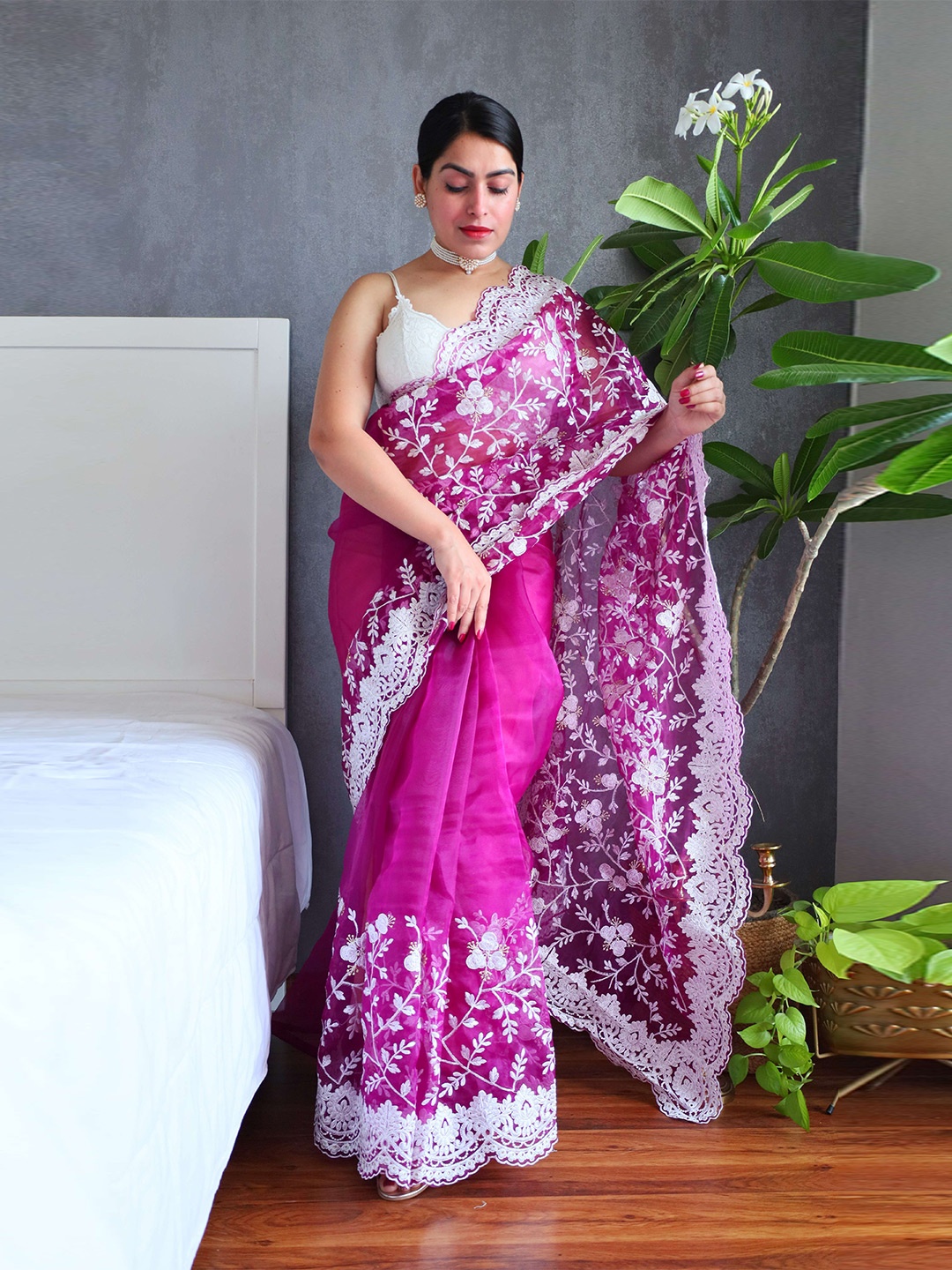 

Munir Floral Embroidered Organza Saree, Magenta