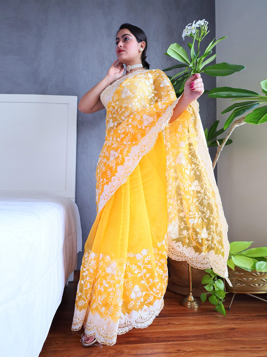 

Munir Floral Embroidered Organza Saree, Yellow
