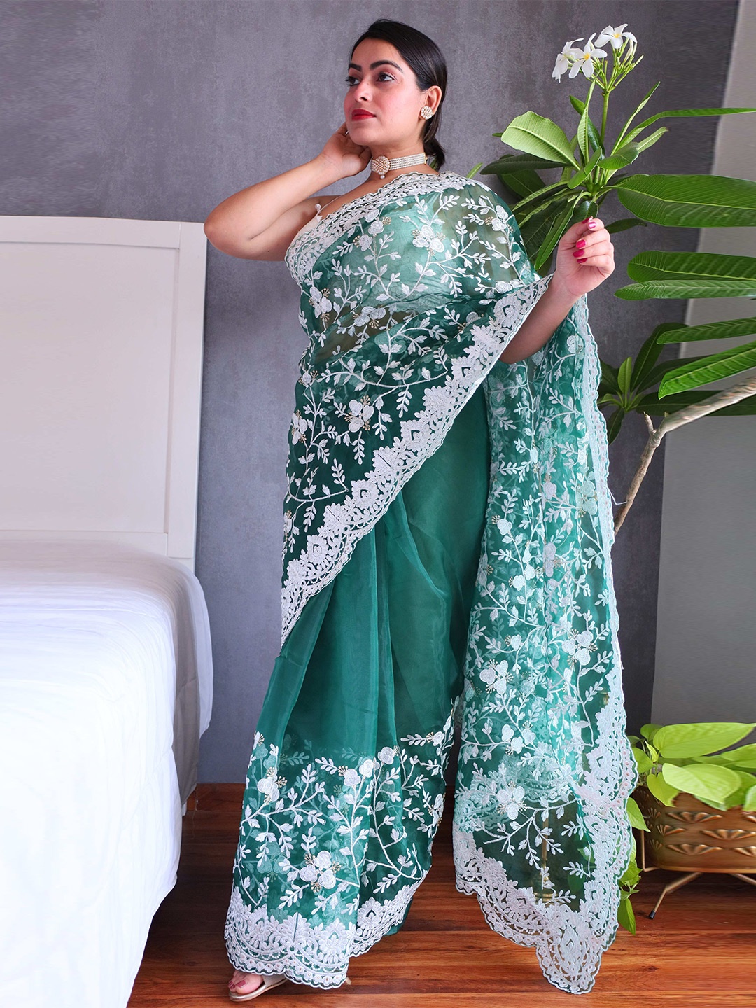 

Munir Floral Embroidered Organza Saree, Green