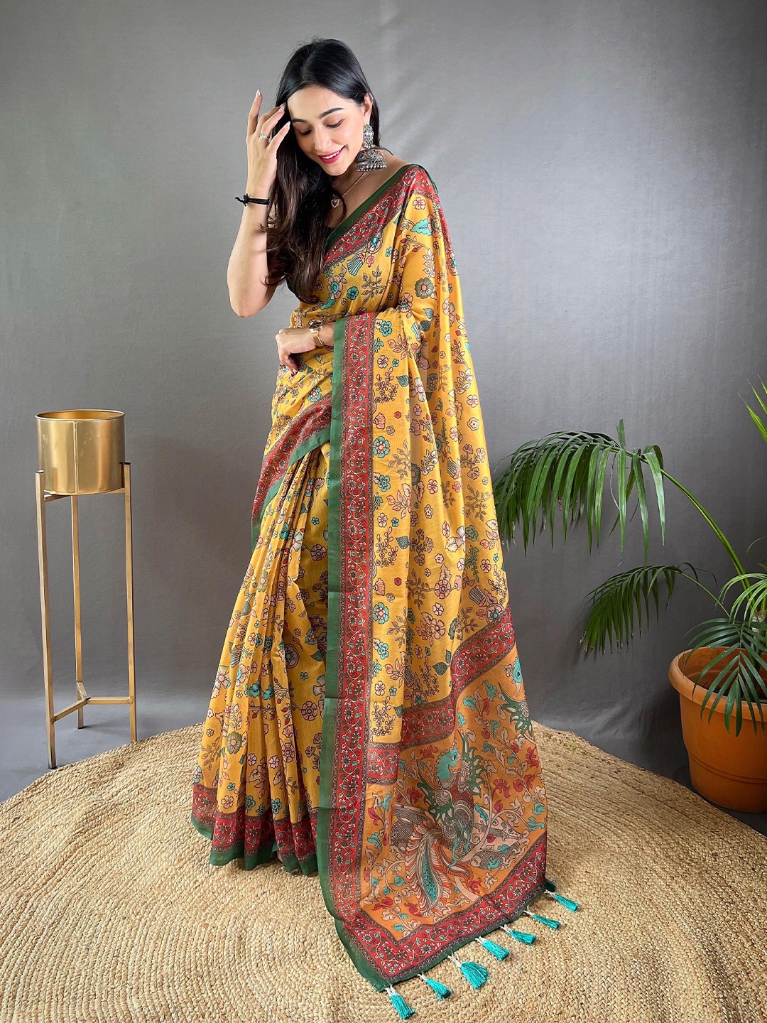 

Munir Kalamkari Saree with Tassels, Yellow