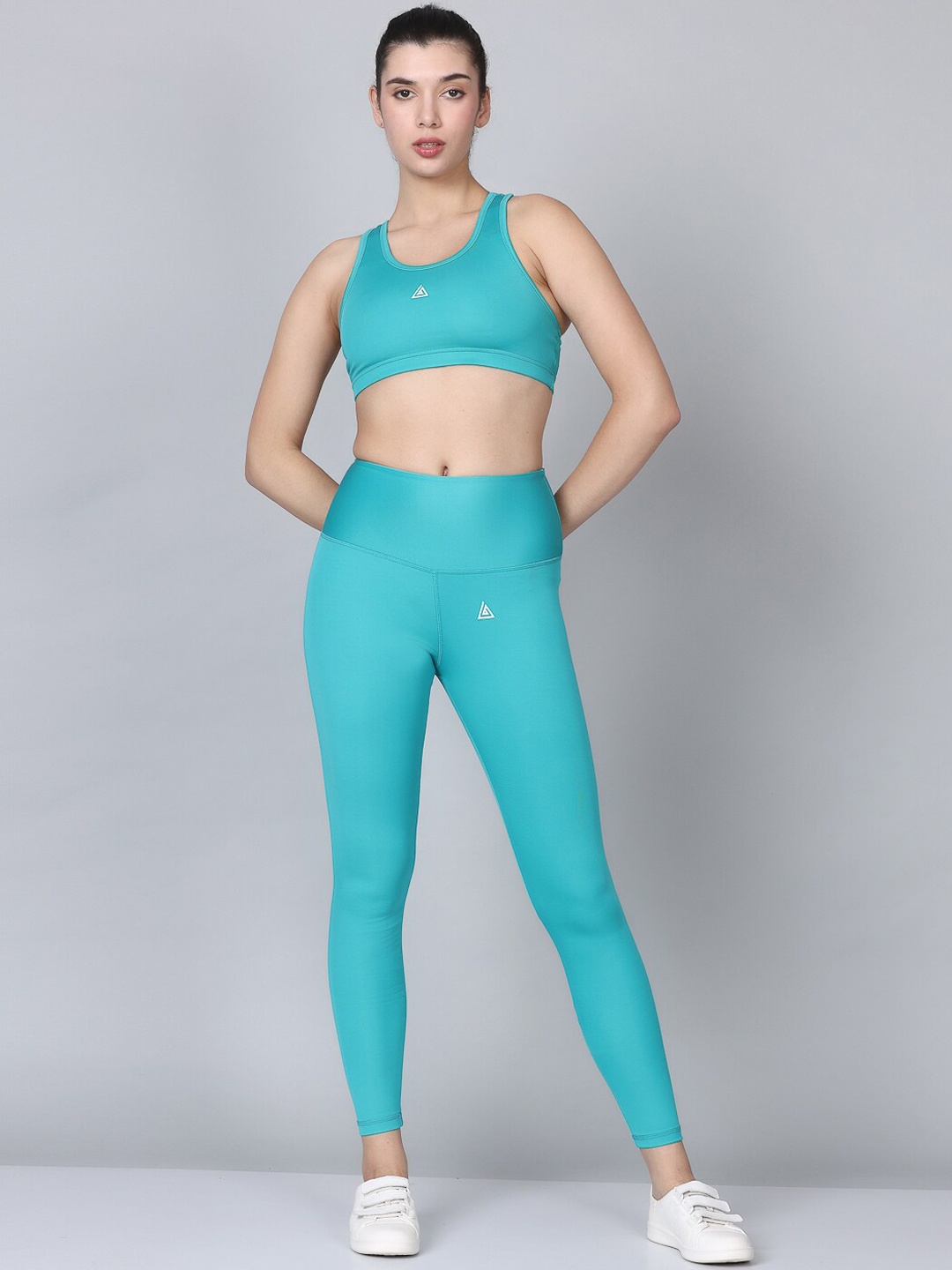 

Aesthetic Bodies Round Neck Moisture-Wicking Gym Top & Mid-Rise Tights, Teal