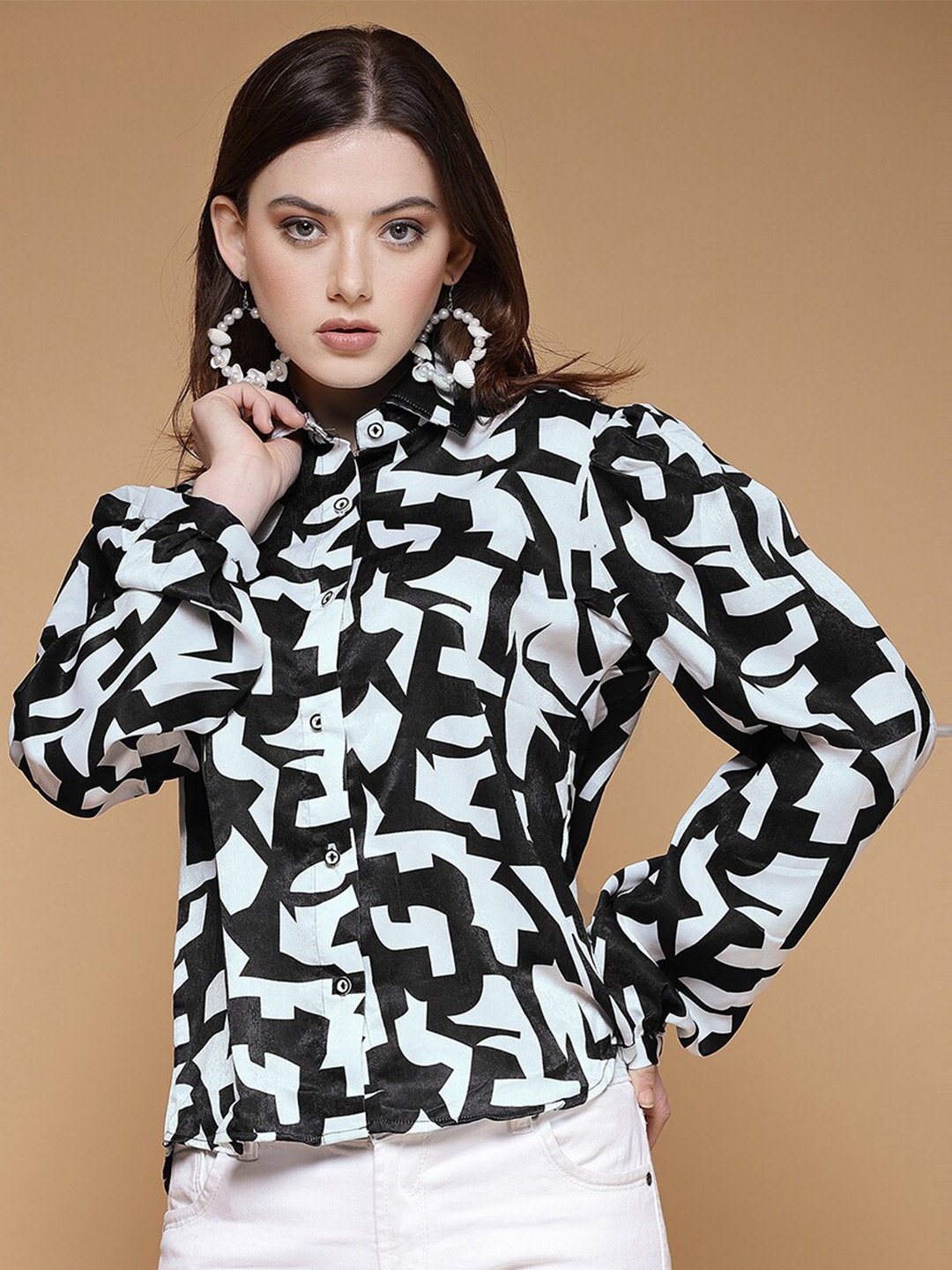 

Selvia Standard Abstract Printed Spread Collar Satin Casual Shirt, Black