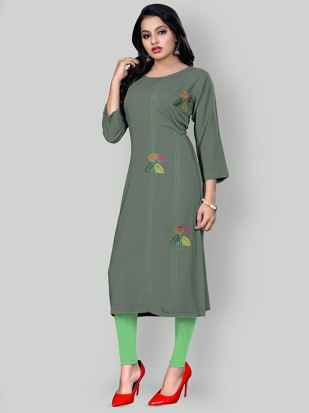

Archittam Floral Embroidered Round Neck Straight Kurta, Grey
