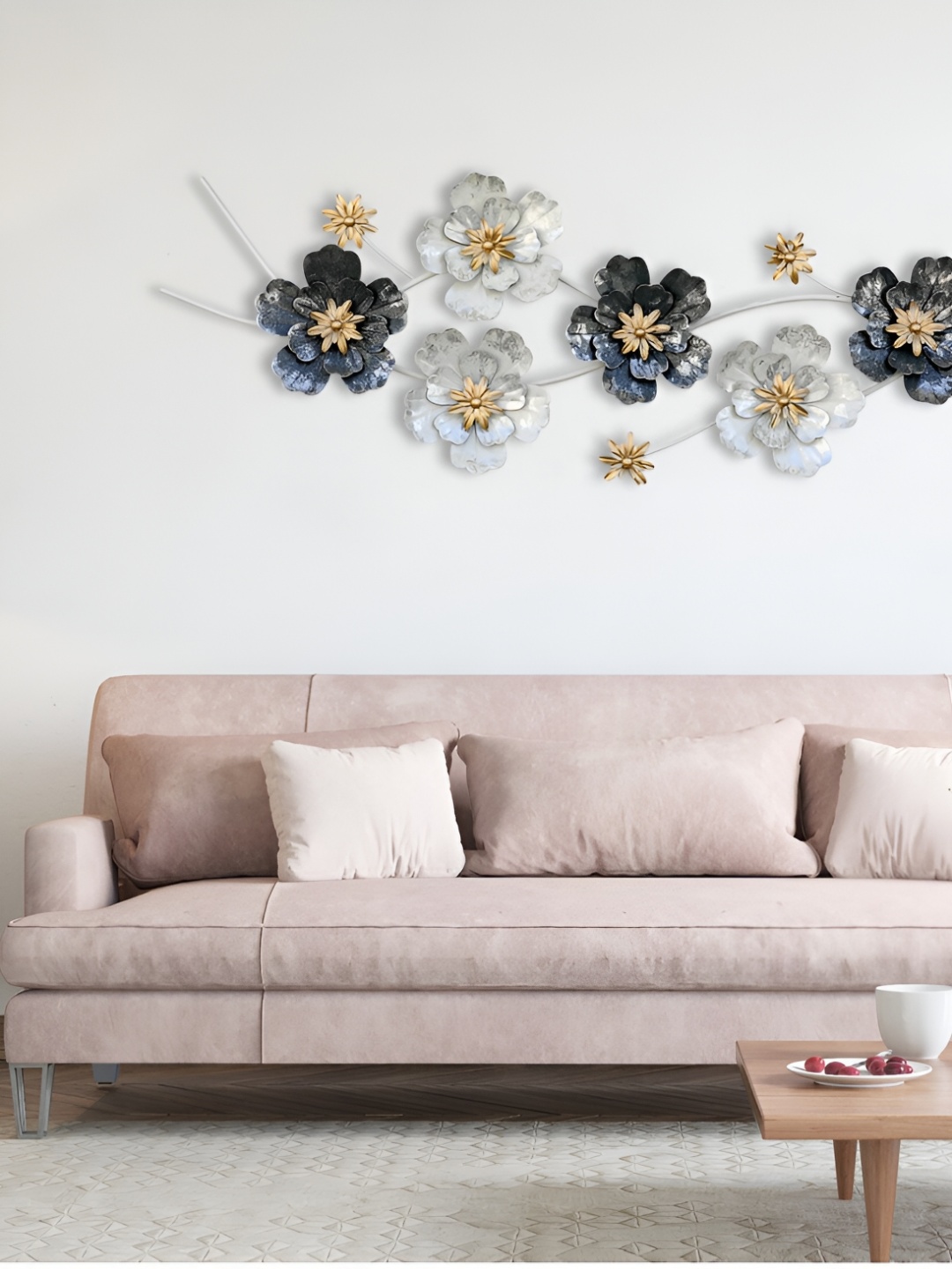

Craftter White & Black Metal Flower Wall Decor