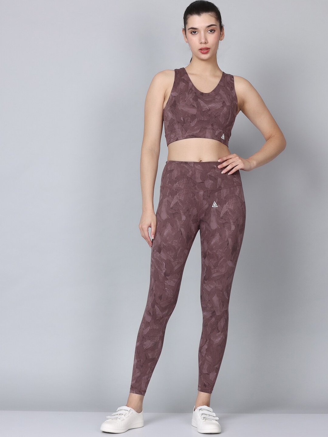 

Aesthetic Bodies Abstract Printed Scoop Neck Moisture-Wicking Top & Mid-Rise Tights, Brown