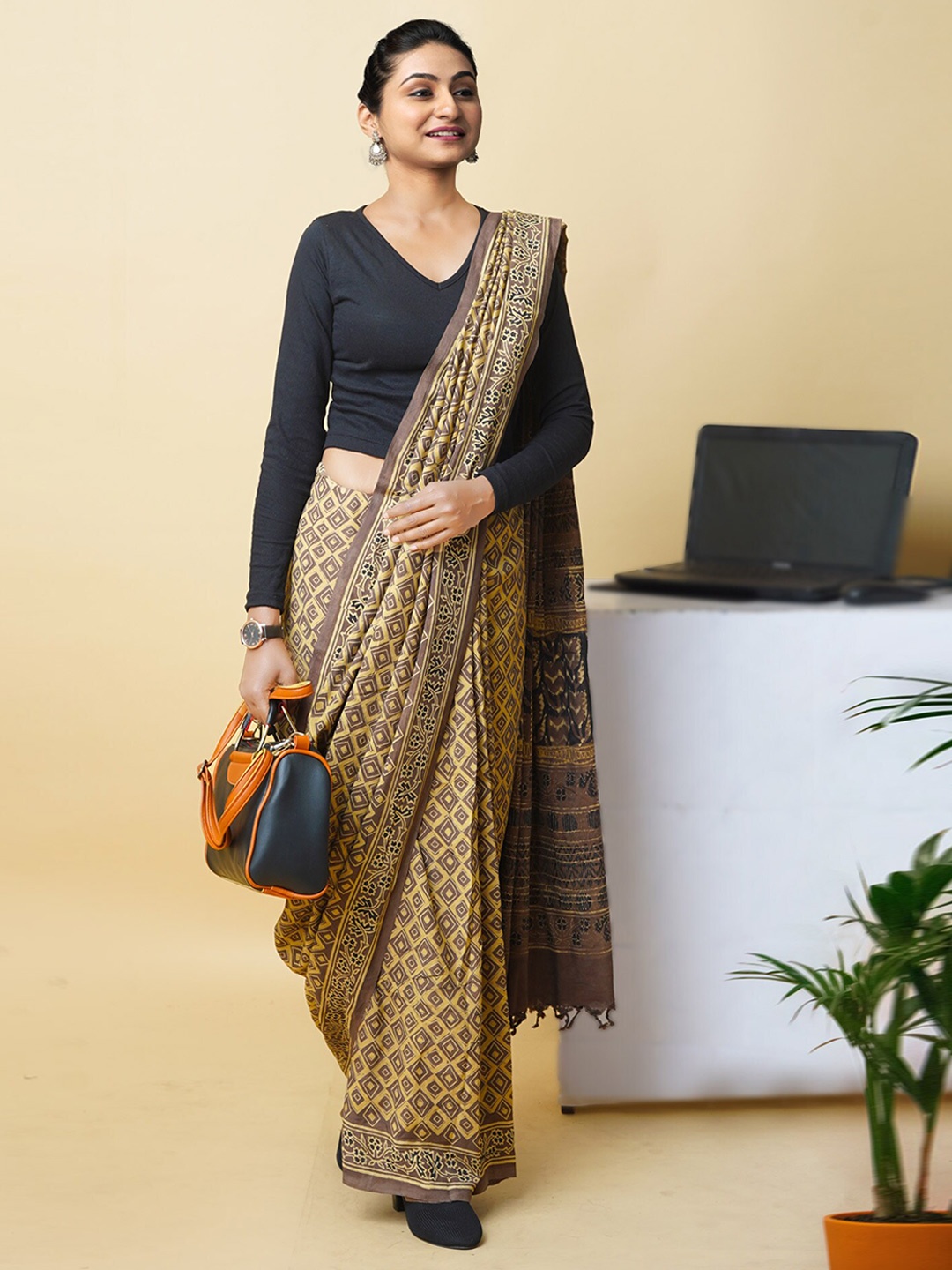 

Unnati Silks Ajrak Block Print Saree, Brown
