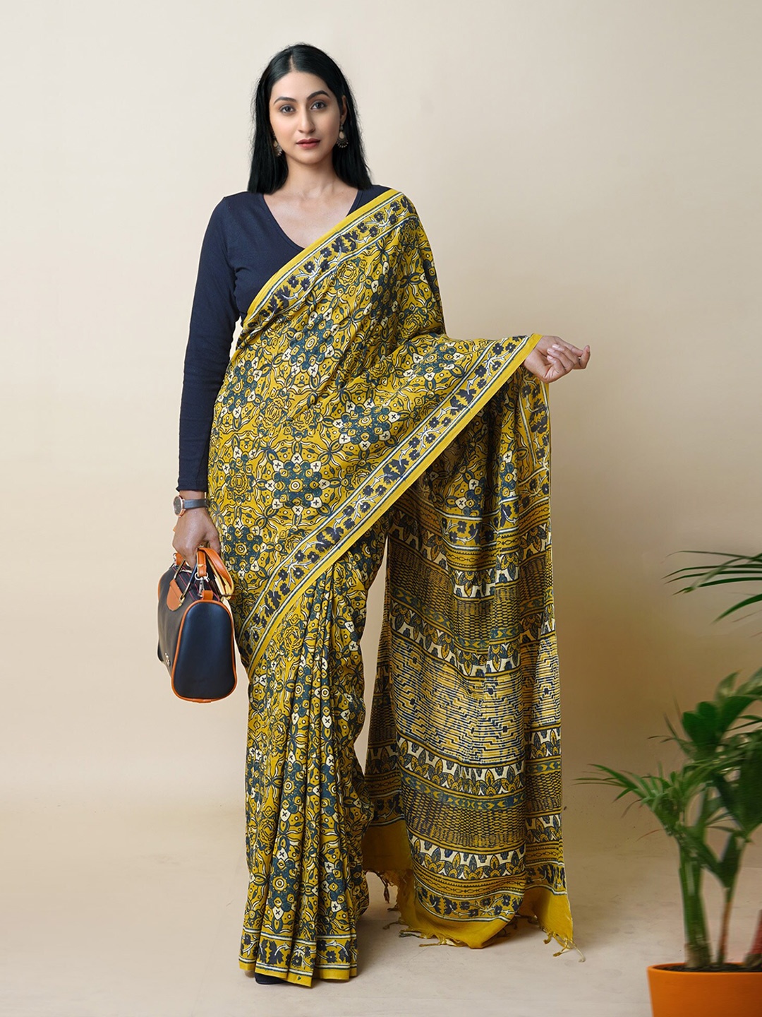 

Unnati Silks Ajrak Block Print Saree, Yellow