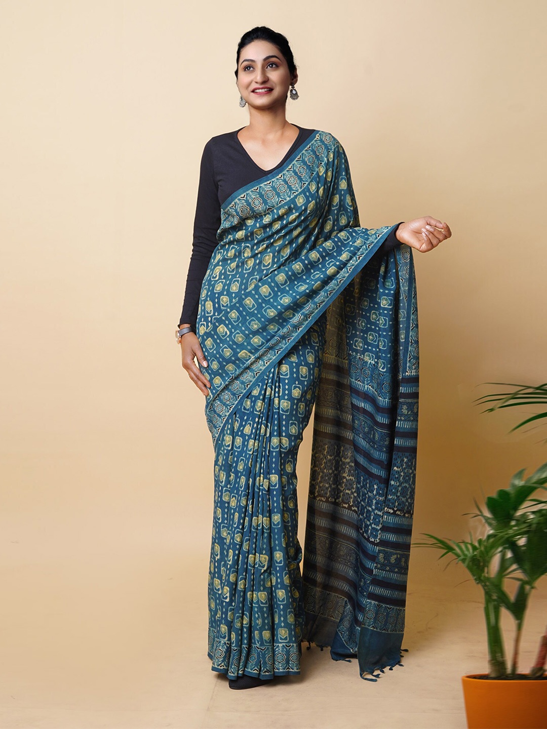

Unnati Silks Ajrak Block Print Saree, Blue