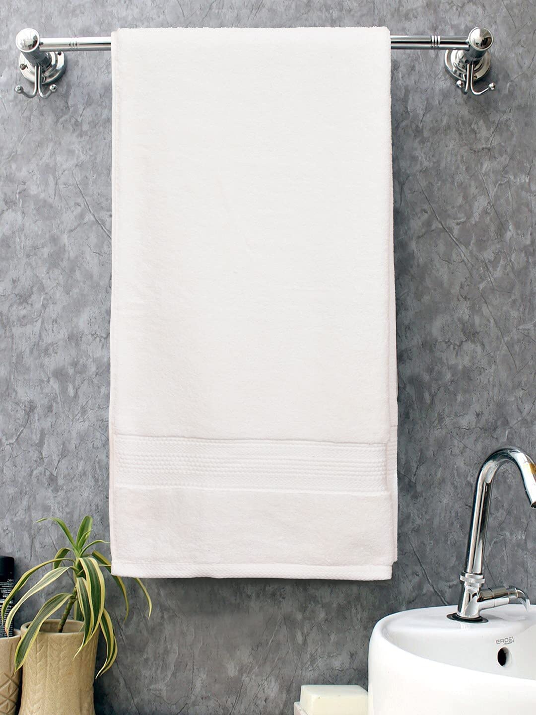 

BOMBAY DYEING Cream Pure Cotton 650 GSM Bath Towel