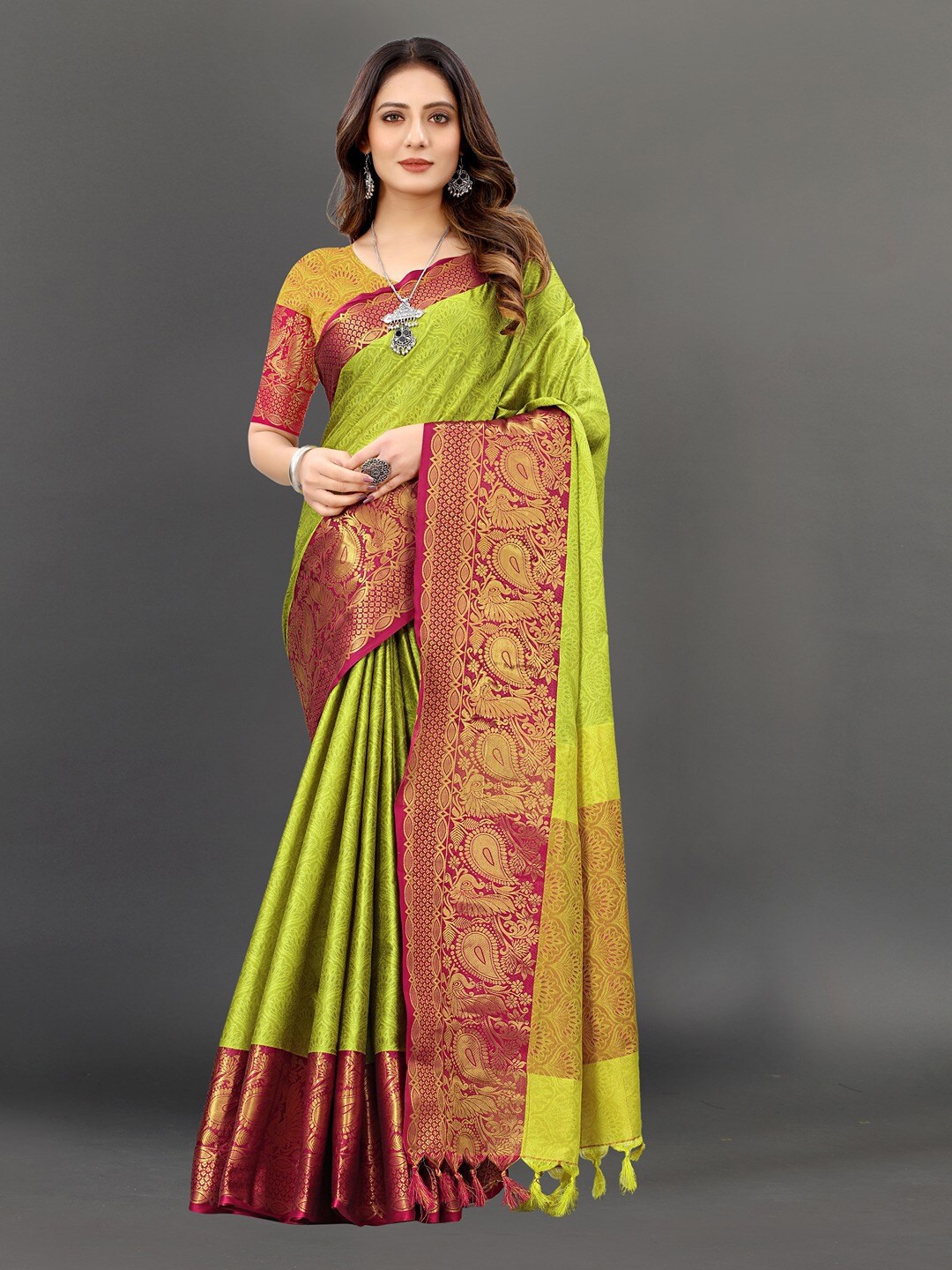 

Vilochan Ethnic Motifs Woven Design Zari Silk Cotton Banarasi Saree, Green
