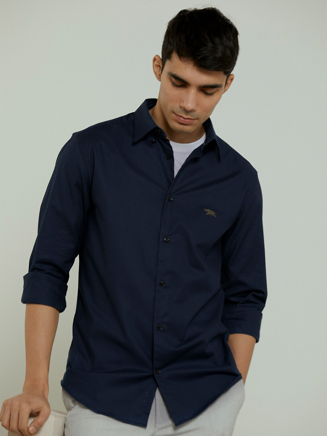 

Andamen Signature Fundamentals Premium Oxford Full Sleeve Slim Fit Shirt, Navy blue