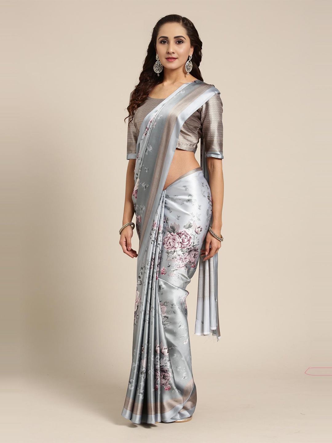 

Fevinaa Floral Printed Saree, Silver