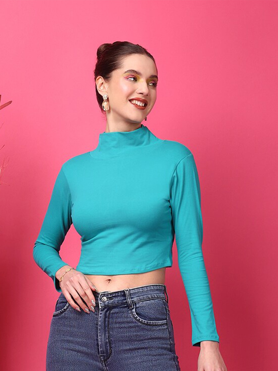 

SCORPIUS High Neck Fitted Crop Top, Turquoise blue
