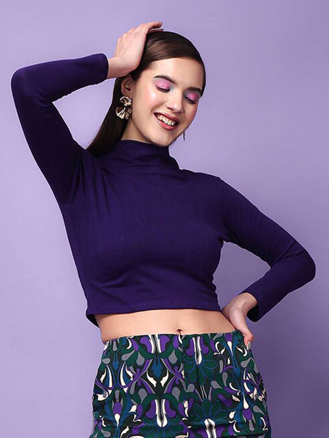 

SCORPIUS High Neck Fitted Crop Top, Navy blue