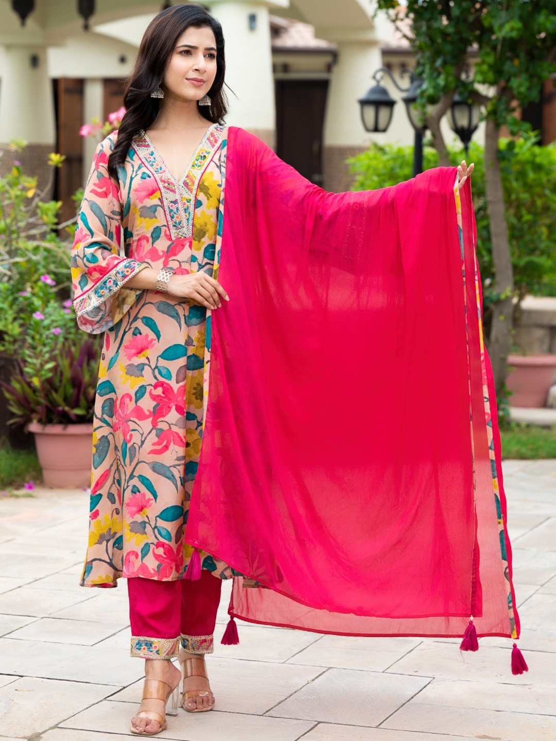 

KAJREE Floral Printed Regular Thread Work Kurta with Salwar & Dupatta, Peach