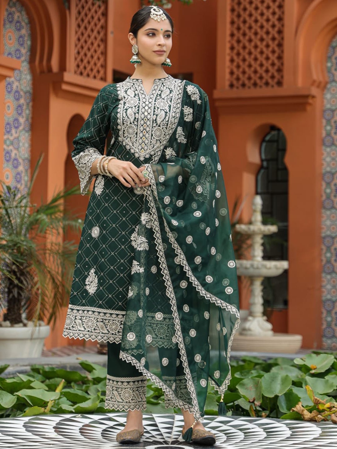 

KAJREE Ethnic Motifs Embroidered Regular Thread Work Kurta with Salwar & Dupatta, Green