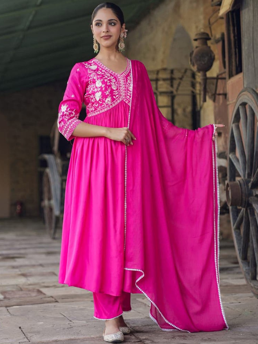

KAJREE Floral Yoke Design Empire Thread Work Kurta with Salwar & Dupatta, Pink