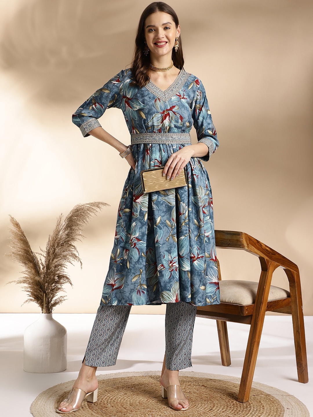 

Anouk Floral Printed Empire Pure Silk A-Line Kurta With Trousers, Blue